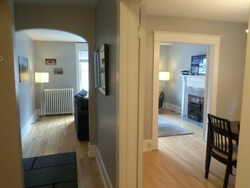 Апартаменты Beautiful, Clean, Quiet 2 Br-In Downtown Ottawa. Parking, Wifi And Netflix Included Экстерьер фото