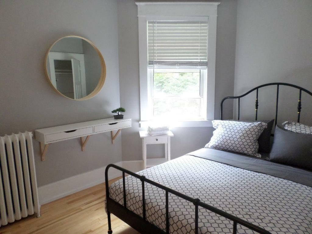 Апартаменты Beautiful, Clean, Quiet 2 Br-In Downtown Ottawa. Parking, Wifi And Netflix Included Экстерьер фото